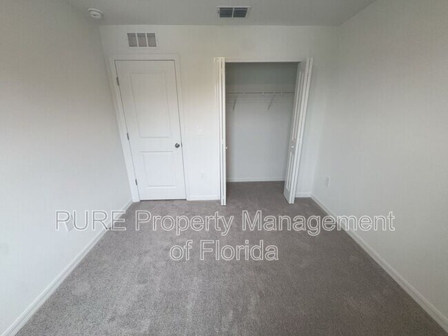 Building Photo - 1304 NW 48th Terrace