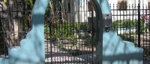 Building Photo - 726 Meridian Ave