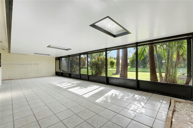 Building Photo - 244 Pleasant Wood Dr