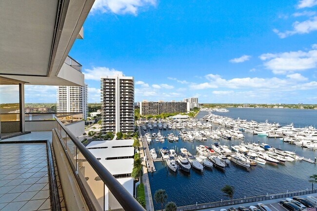 Building Photo - 100 Lakeshore Dr