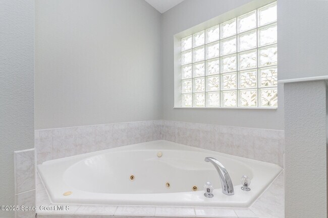 Building Photo - 4421 Chardonnay Dr