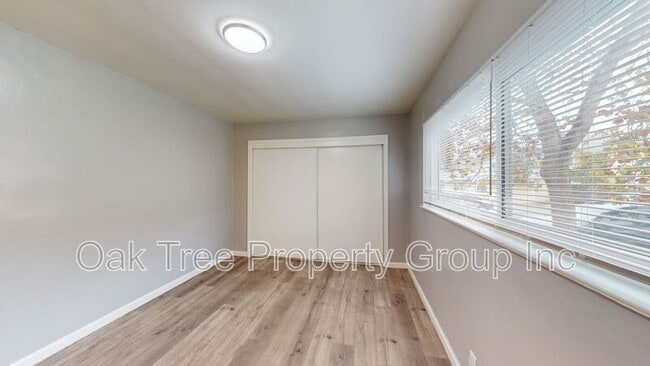 Building Photo - 824 15th St