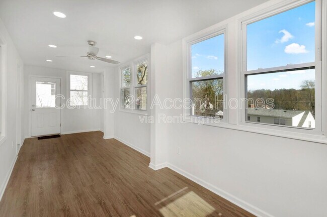Building Photo - 5026 23rd St S