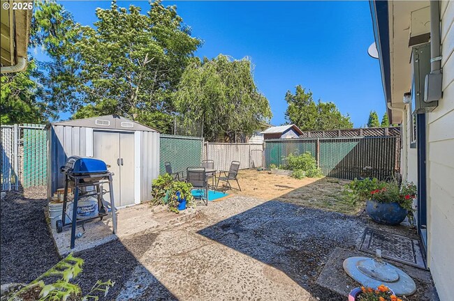 Building Photo - Ready Now - Just A Birdie Away from Rose City Golf Course!