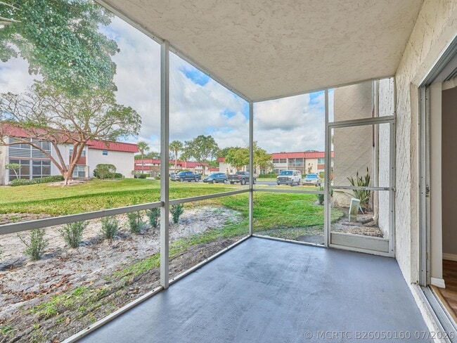 Building Photo - 12021 W Greenway Dr