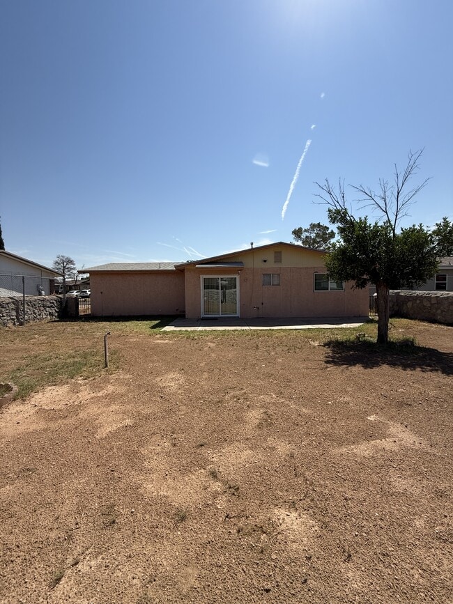 Building Photo - 10709 Opalstone St