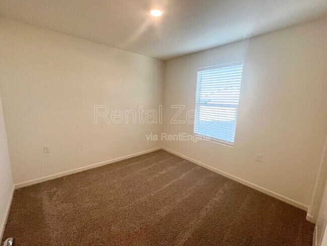 Building Photo - 333 Halisan Ct