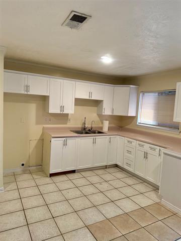 Building Photo - 6936 Fallbrook Ct