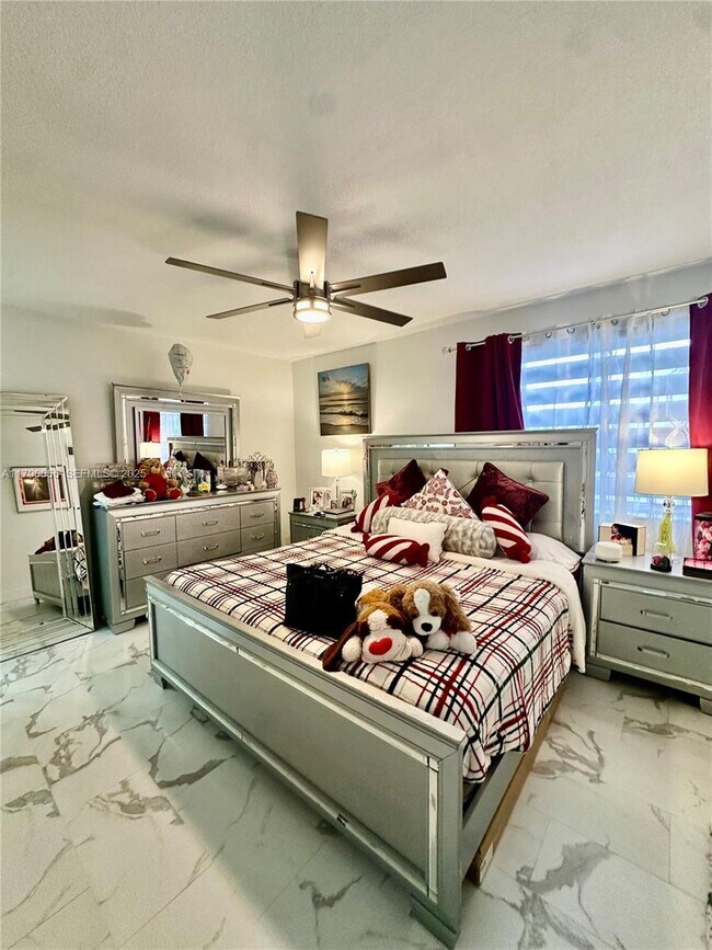 Building Photo - 1200 SW 113th Terrace