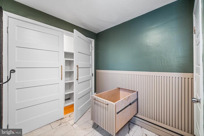 Building Photo - 2415 E Firth St