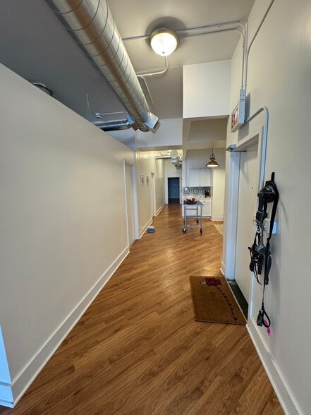 Building Photo - 738 N Clark St