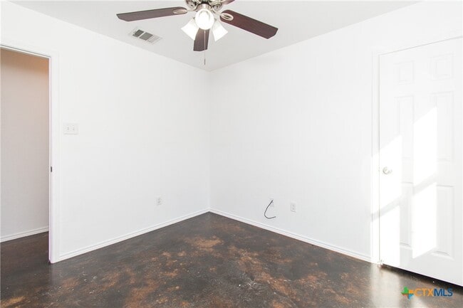 Building Photo - 223 N Mary Jo Dr