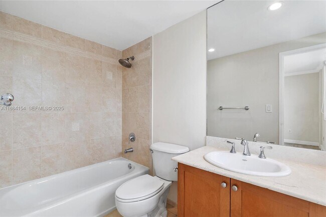 Building Photo - 10350 W Bay Harbor Dr