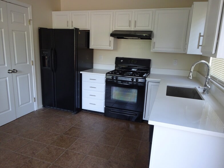 Building Photo - 1720 Grover Glen Ct