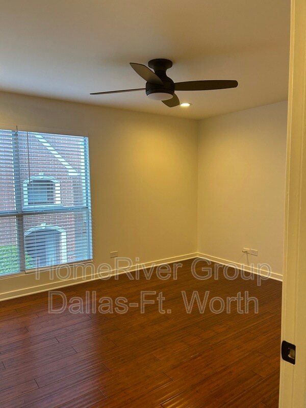 Building Photo - 4134 Travis St