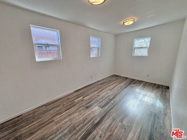 Building Photo - 3774 S Gramercy Pl