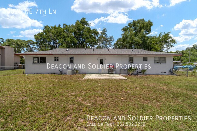 Building Photo - 3028 NE 7th Ln