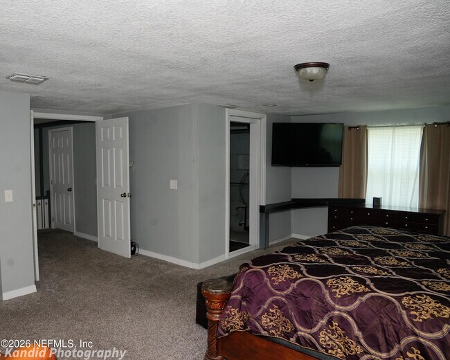 Building Photo - 2453 Wilmont Ave
