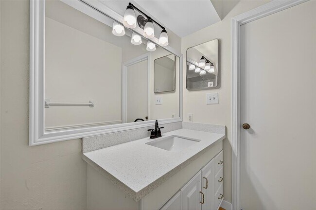 Building Photo - 12633 Memorial Dr