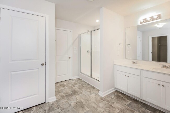Building Photo - 2988 Ember Brooke Ct