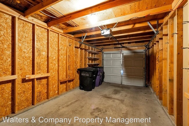 Building Photo - 2043 Meade St