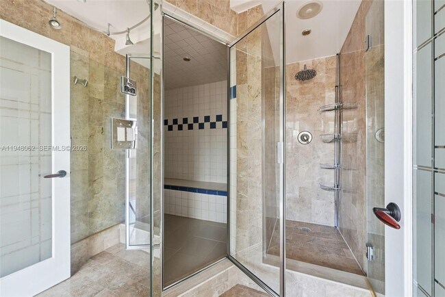 Building Photo - 3 Grove Isle Dr