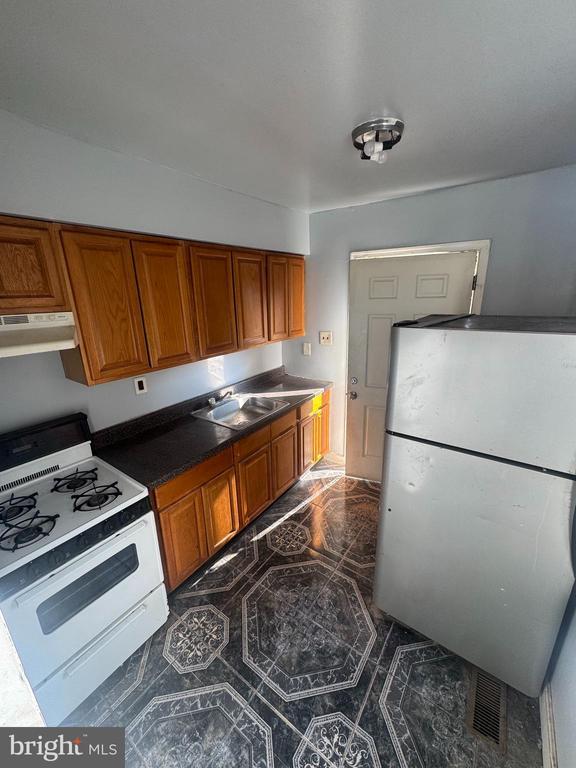 Building Photo - 5521 Boyer St