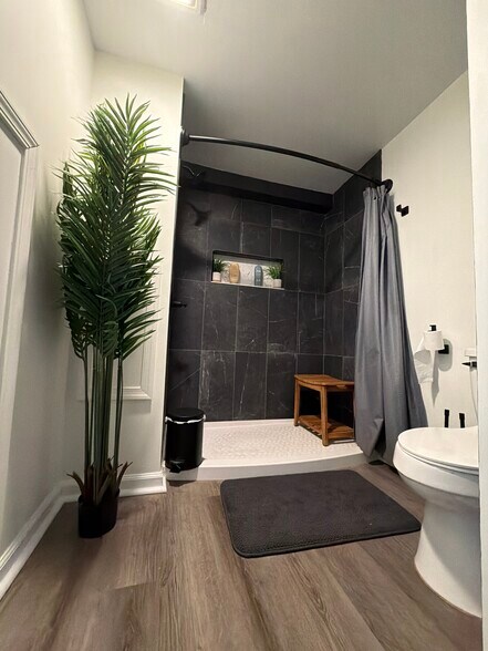 Building Photo - 1305 Ashbourne Dr