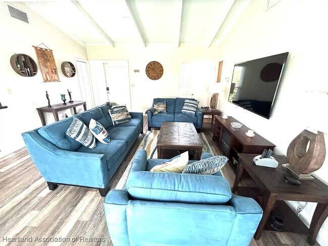 Building Photo - 120 Happiness Ave