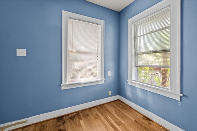 Building Photo - 1819 Sul Ross St