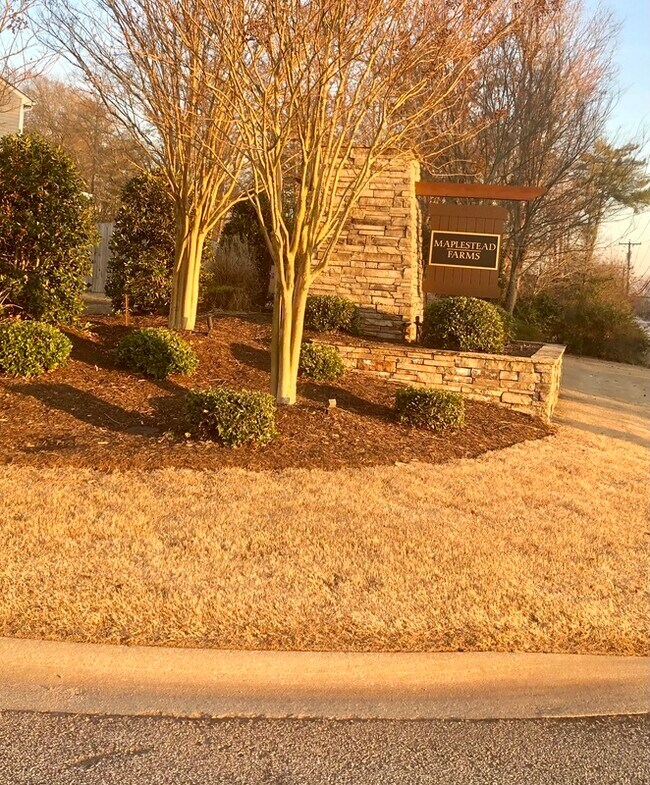 Building Photo - 8 Torrington Dr