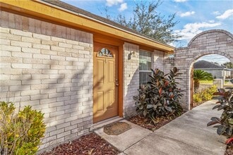 Building Photo - 6 West Dr