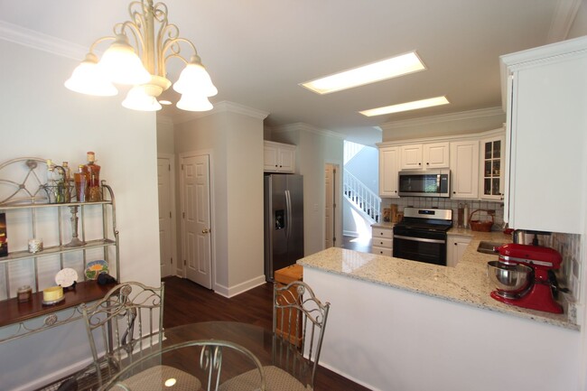 Building Photo - 4 Bedroom 2.5 Bath Lake Cyrus Beauty LOADE...