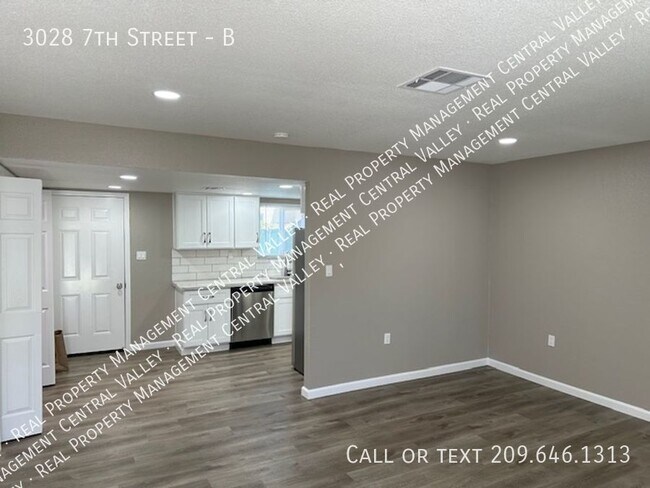 Building Photo - Ceres 2 Bedroom 1 Bathroom Tri-plex