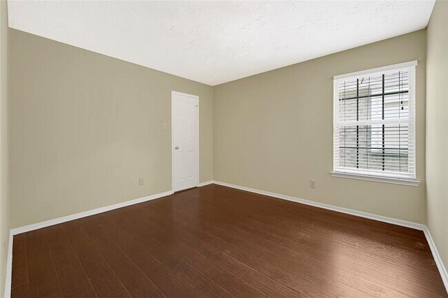 Building Photo - 7914 Rothesay Chase Rd
