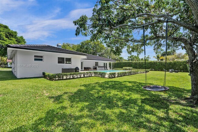 Building Photo - 7941 SW 143rd St