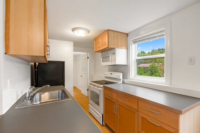Building Photo - Cozy & Efficient 1 Bed/1 Bath in Carrboro