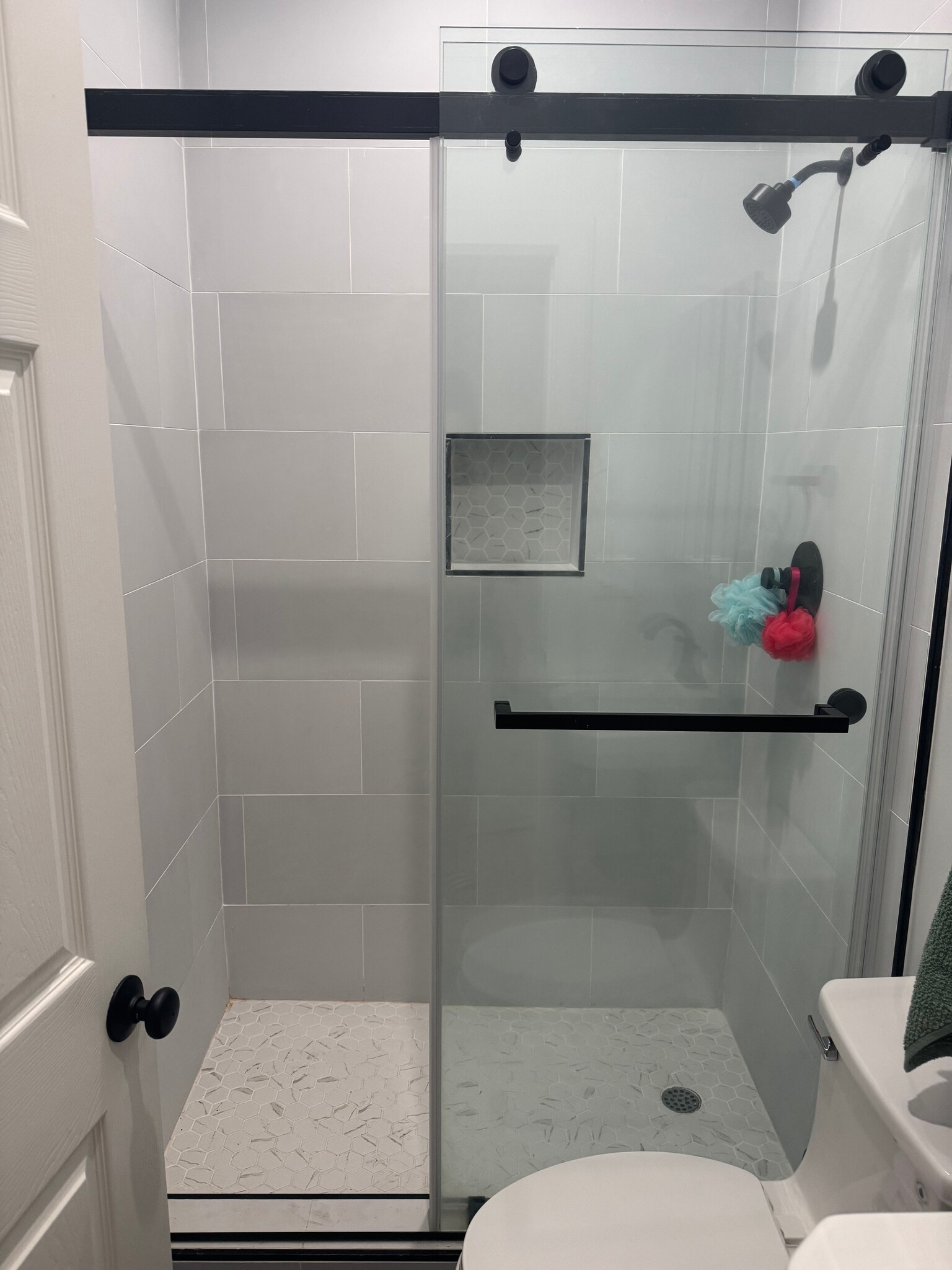 Private Bathroom - 1736 Kelton Ave