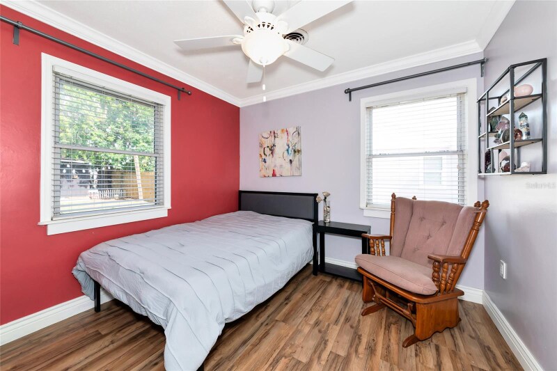 Building Photo - 2004 19th St W