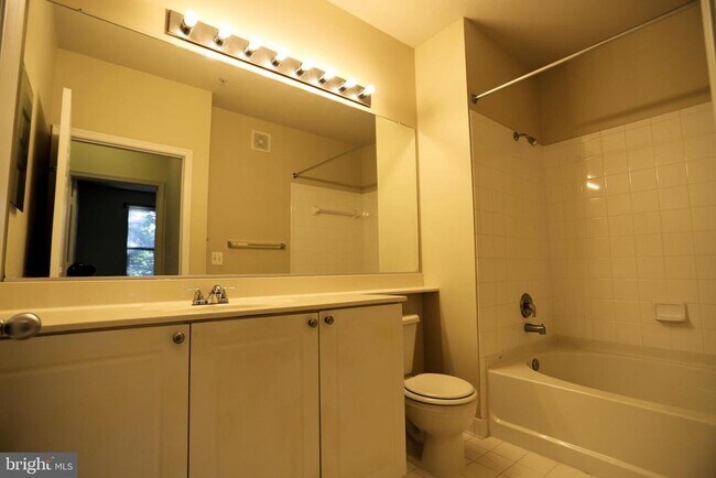 Building Photo - 9480 Virginia Center Blvd