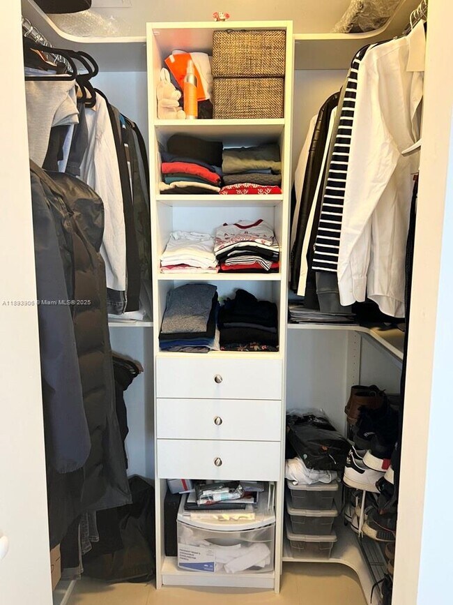 Building Photo - 31 SE 6th St