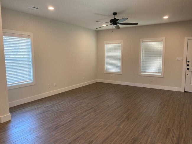 Building Photo - 205C Sterling