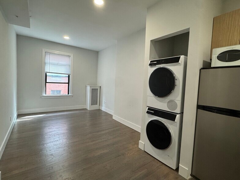 Building Photo - 276 Newbury St