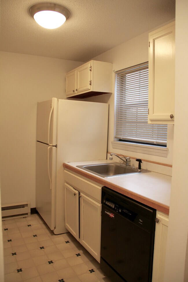 Kitchen 2 - 710 Main St