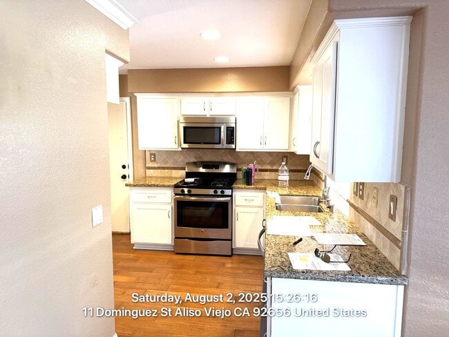 Building Photo - Beautiful 4 Bedroom, 2.5 Bath Single Famil...