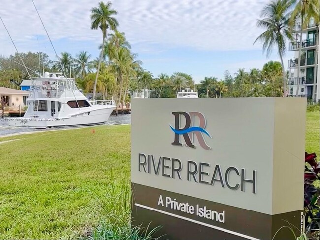 Building Photo - 1301 River Reach Dr