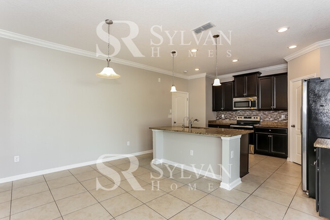 Building Photo - Your dream home awaits!