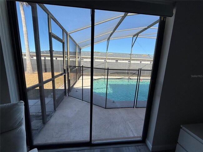 Building Photo - 227 Burning Tree Dr