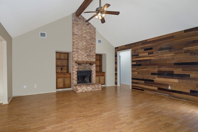 Building Photo - 6 S Pineplank Ct