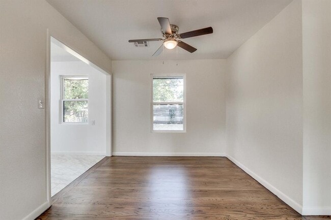 Building Photo - 2725 Texoma Dr